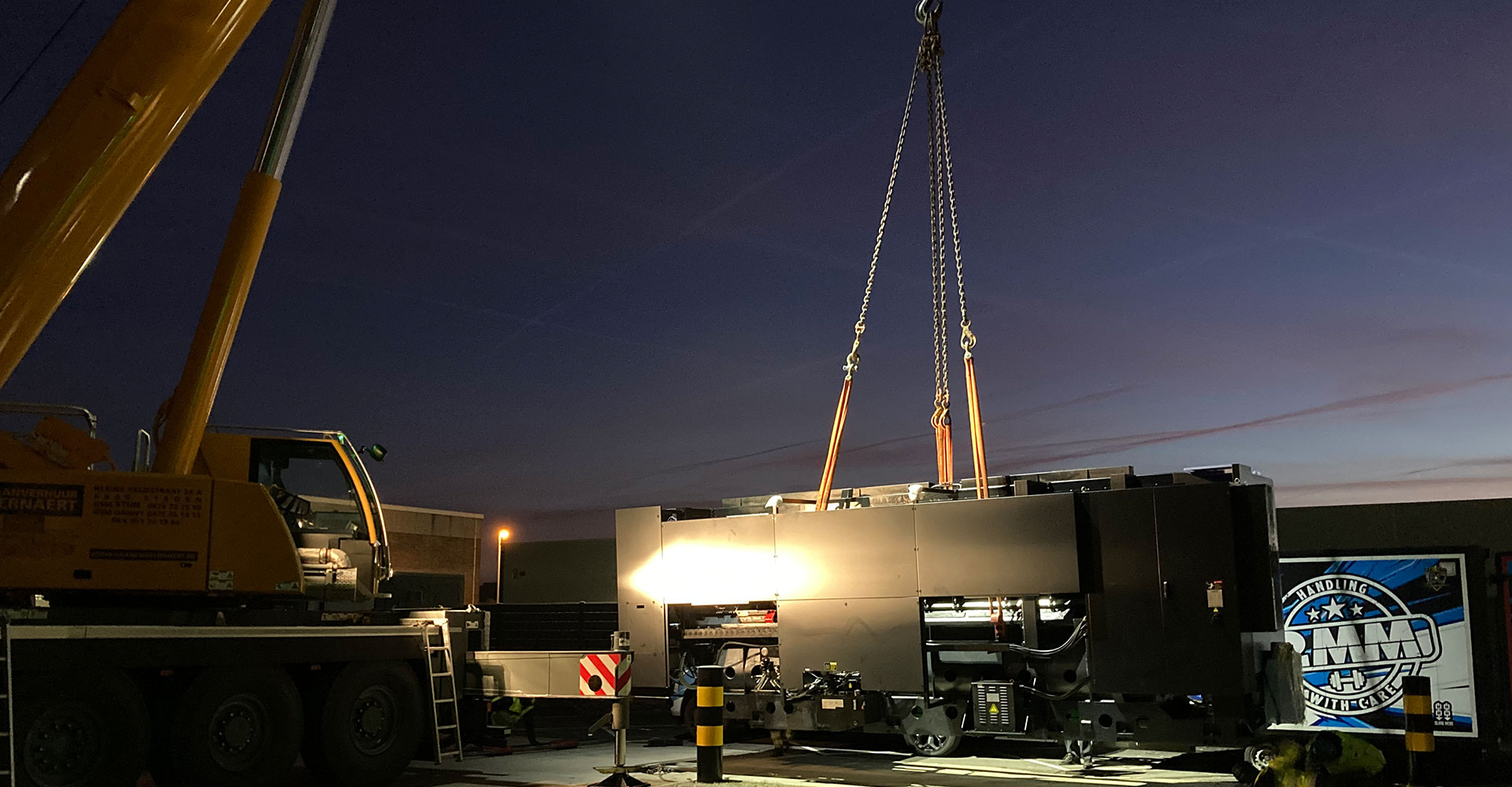 Metaalbewerkingsmachine lossen, 's nachts